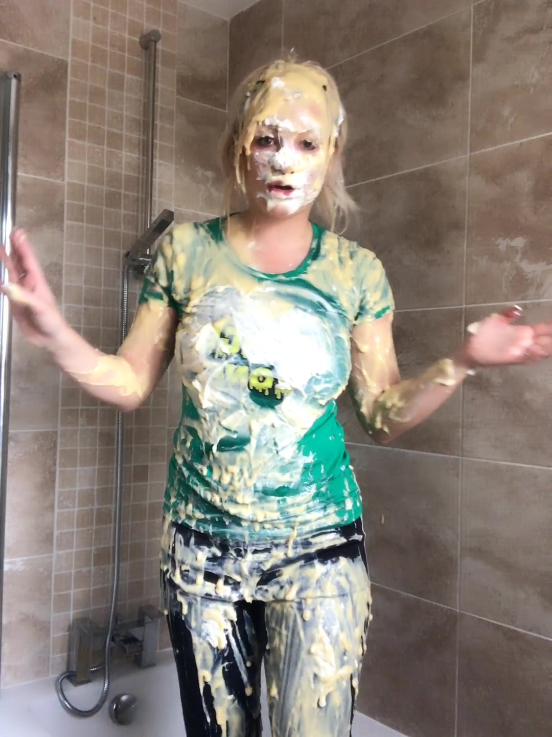 pennys-custard-bathtime_main.jpg