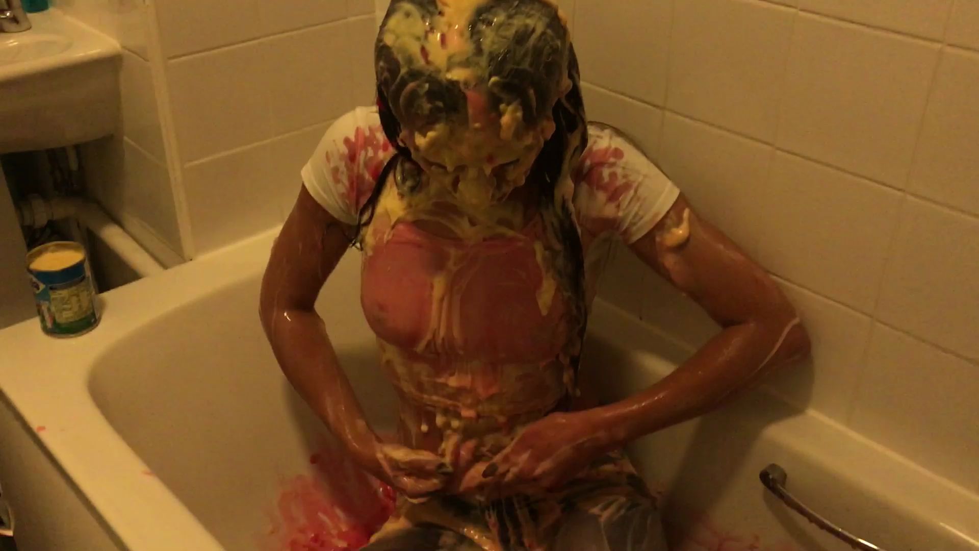 queen-brat-vs-gunge_main.jpg